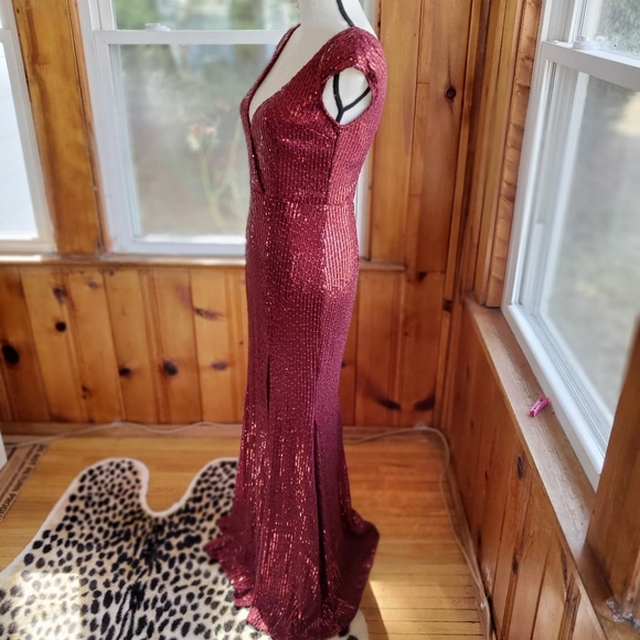 Lulus catching compliments burgundy sequin gown - Picture 10 of 14